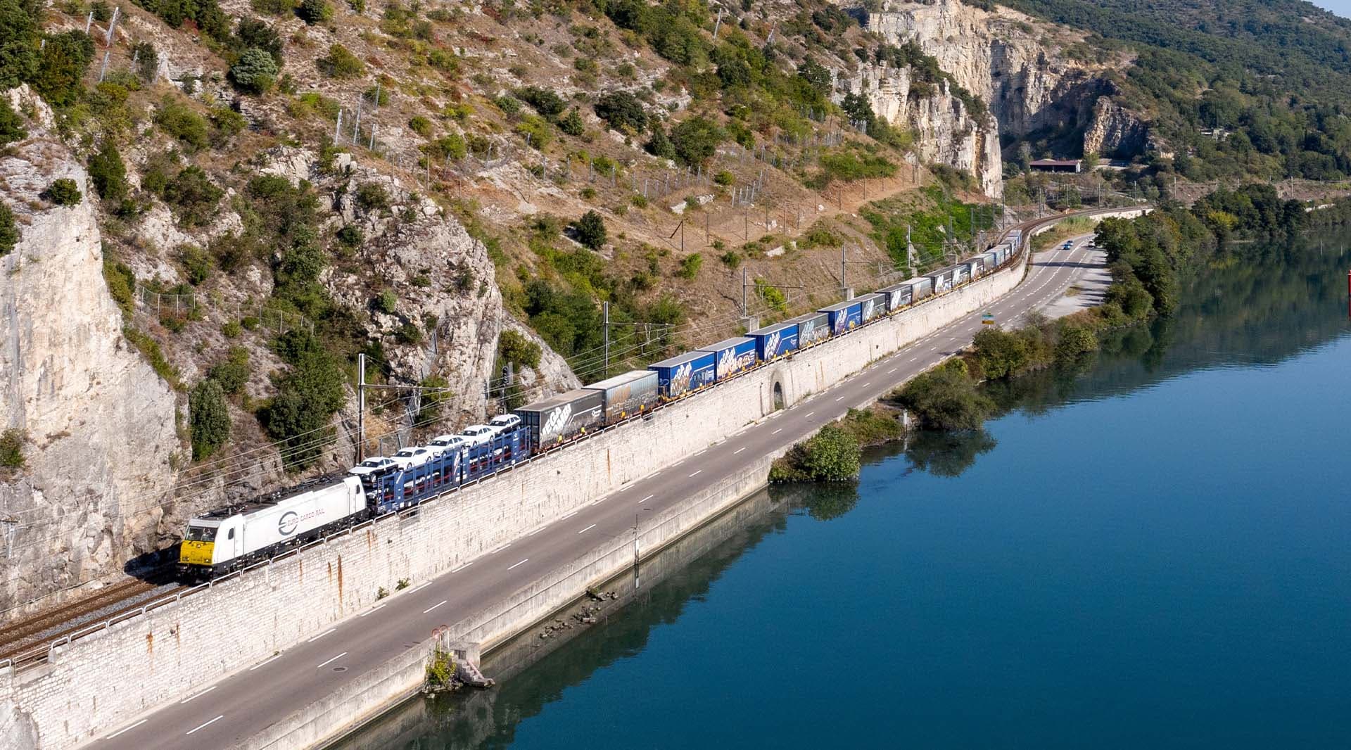 BIENVENUE DB CARGO FRANCE, PREMIER OPÉRATEUR PRIVÉ DE FRET FERROVIAIRE EN FRANCE